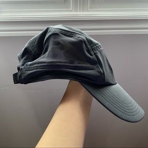 [SOLD] lululemon black mesh baller hat